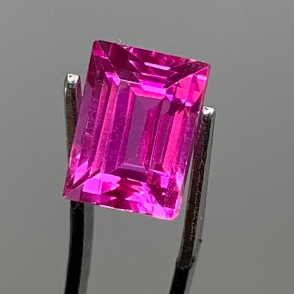 Elegant Pink Gemstone Sapphire - Picture 10 of 14